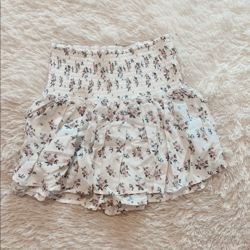 HOLLISTER ULTRA HIGH-RISE SMOCKED RUFFLE SKORT